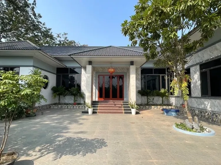 Hình ảnh biệt thự mái thái đẹp thu hút mọi ánh nhìn