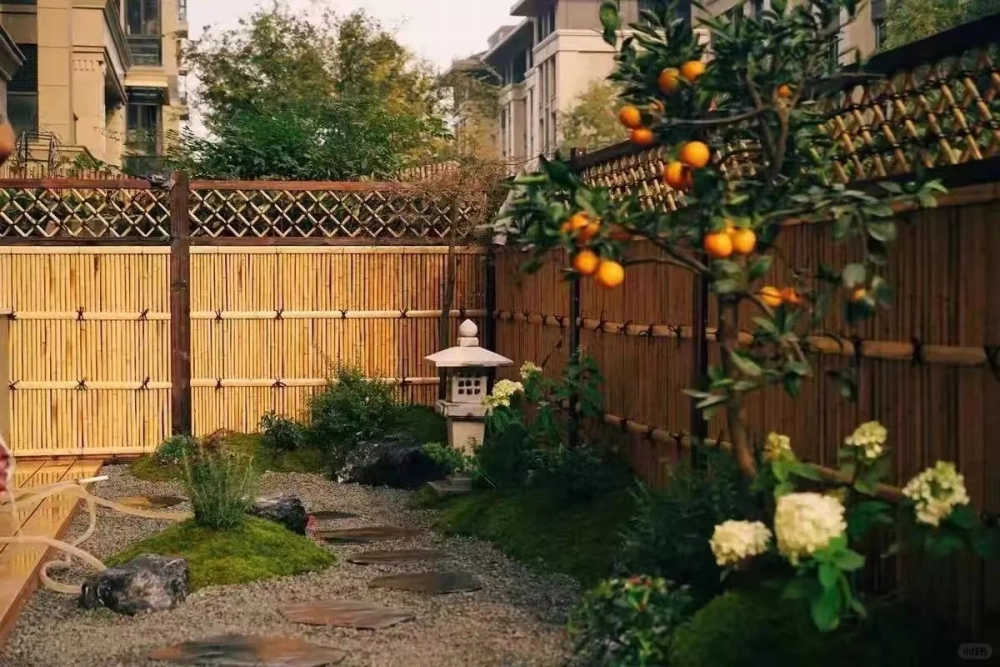 Mẫu hàng rào bê tông ly tâm nhà mái nhật bền bỉ