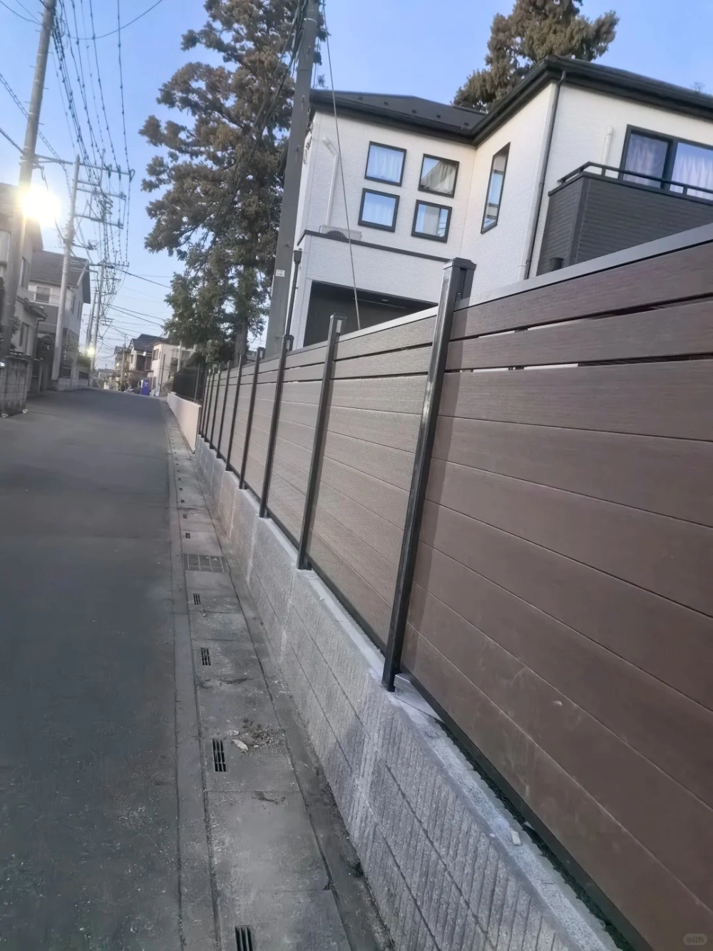 Đèn trụ hàng rào nhà mái nhật phong cách cổ điển