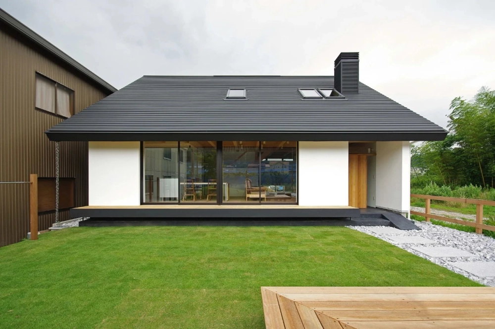 Màu sơn nhà cấp 4 mái nhật đẹp tông trắng xám hiện đại