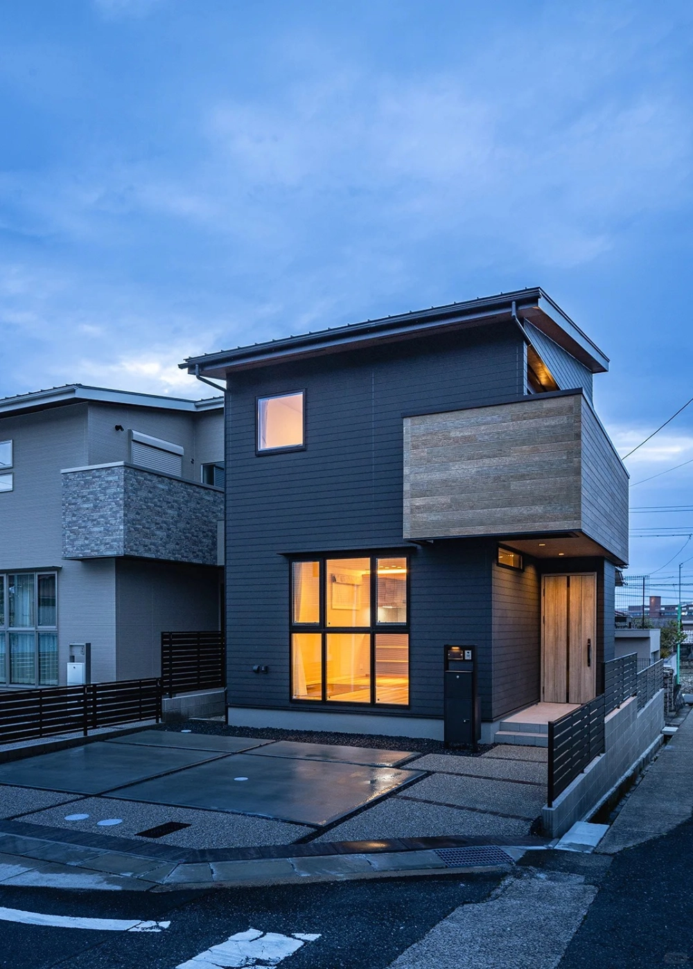 Mặt tiền nhà mái nhật 2 tầng đẹp phù hợp cho các gia đình đông thành viên