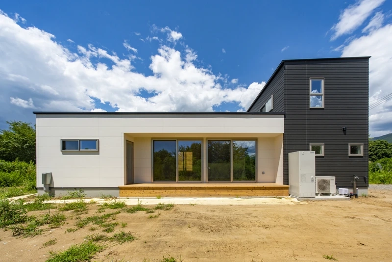 Phù hợp vùng quê nhà mái bằng có gác lửng nông thôn