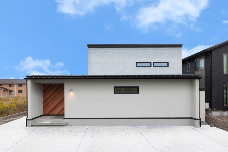 Có sân vườn xanh mát nhà mái bằng đơn giản có sân vườn