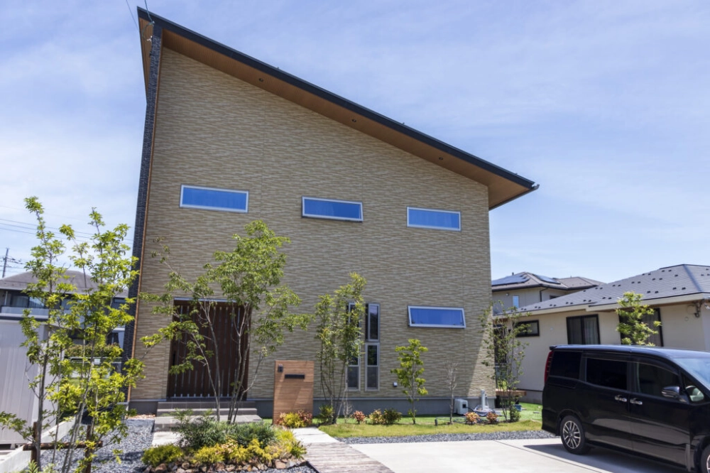 Mẫu nhà mái lệch hiện đại nổi bật cá tính gia chủ