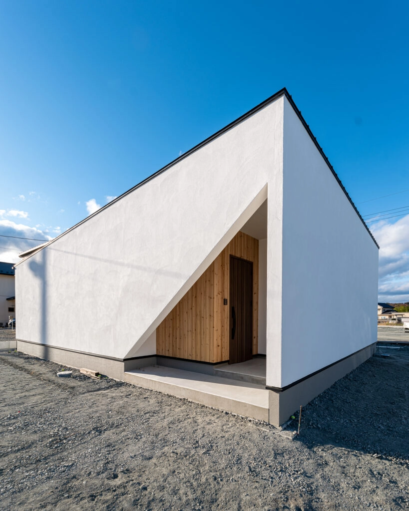 Mặt tiền nhà mái lệch hiện đại ấn tượng ngay ánh nhìn