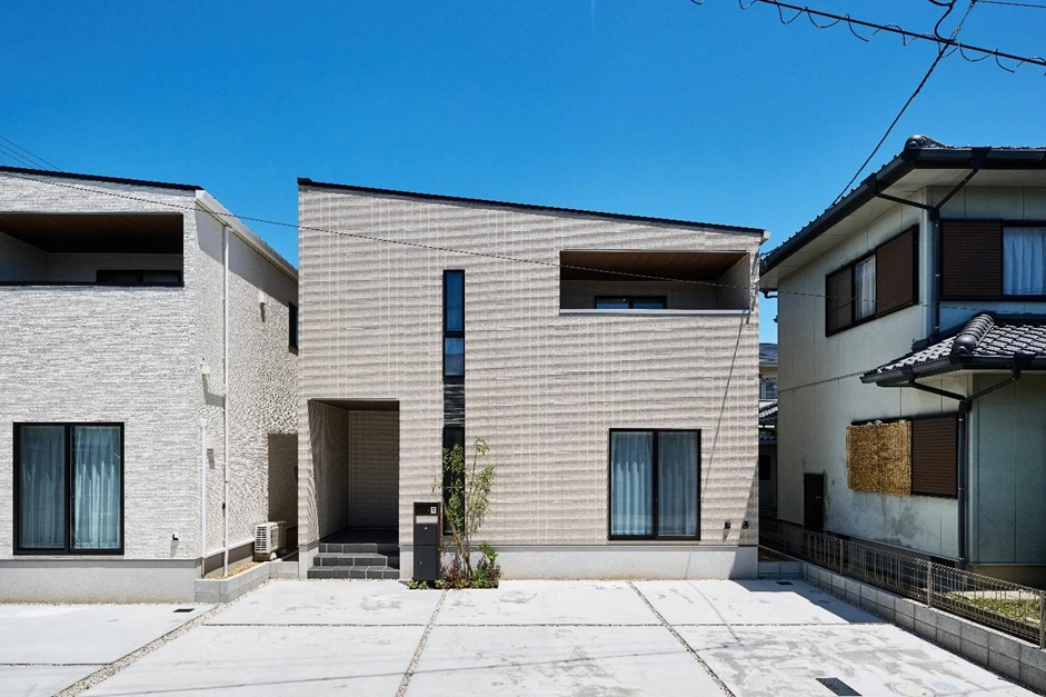 Nhà mái so le hiện đại phá vỡ lối thiết kế cũ