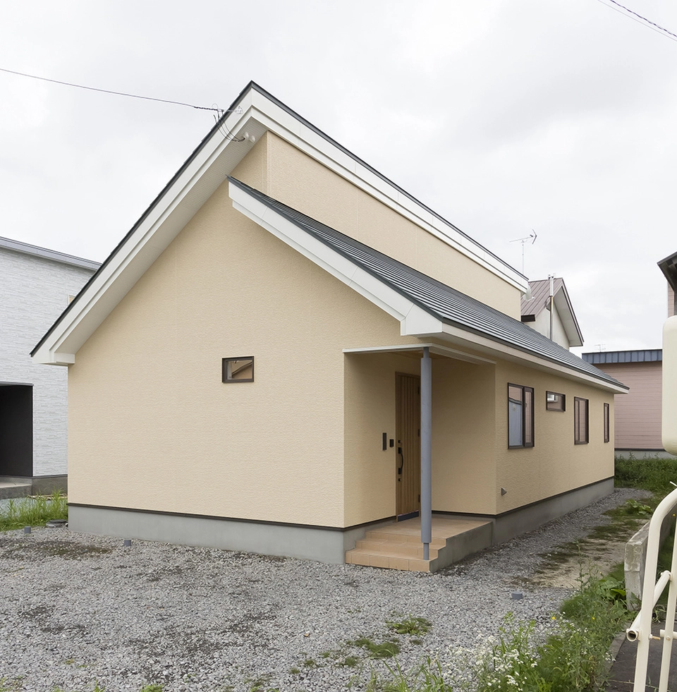 Kiến trúc nhà mái lệch tối giản giàu tính ứng dụng