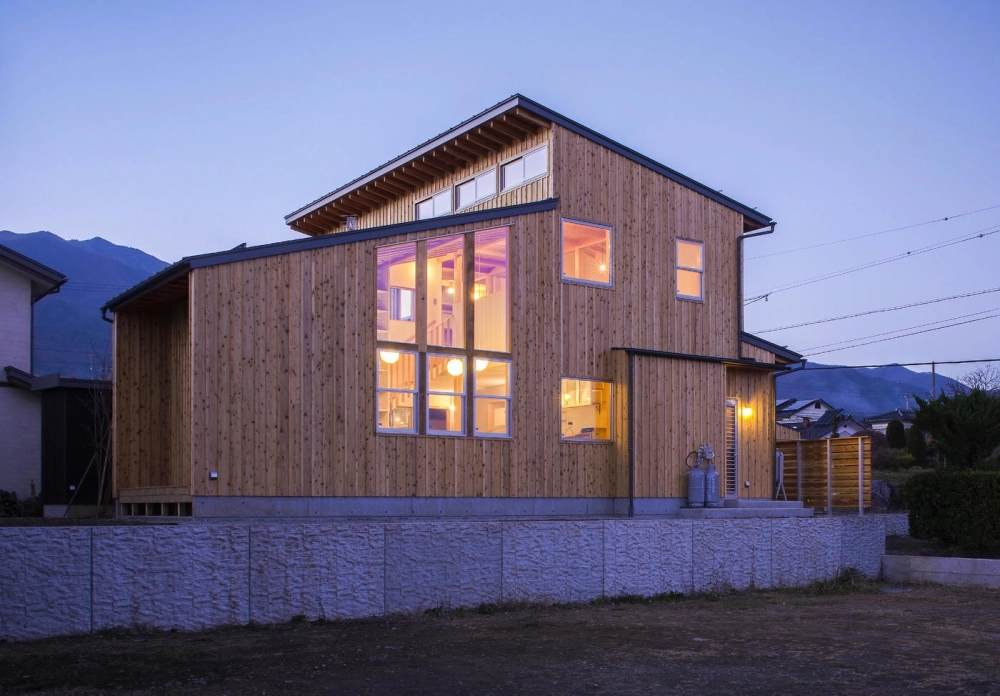 Nhà mái nhật 2 tầng có phòng thờ trang nghiêm tại tầng hai