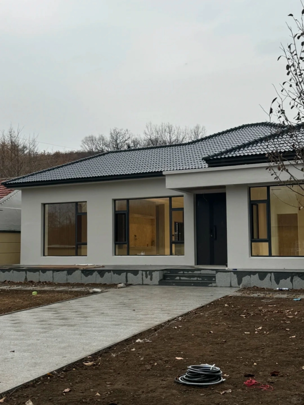 Độc đáo với kiểu nhà mái nhật lợp ngói bitum siêu nhẹ hiện đại