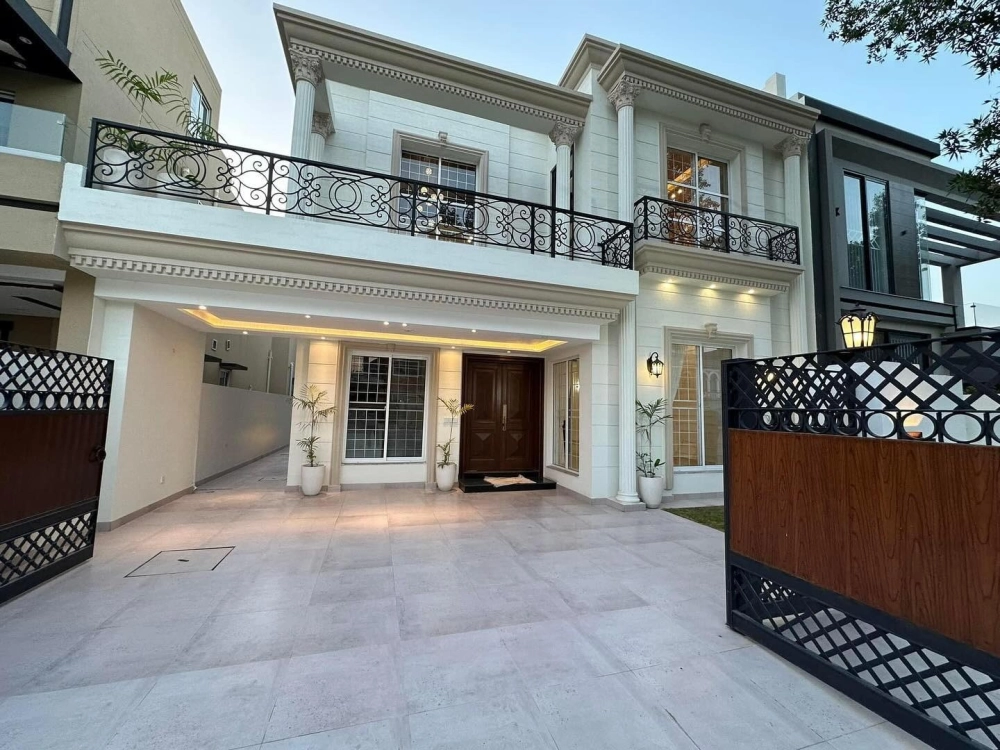 Phối cảnh nhà 2 tầng mái nhật tân cổ điển sang trọng với hệ cột vững chãi