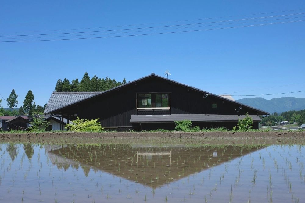 Nhà mái nhật tối giản tiết kiệm chi phí cho gia đình trẻ
