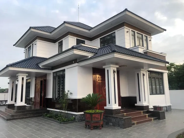 Xu hướng xây dựng mới với nhà mái thái 2 tầng hiện đại