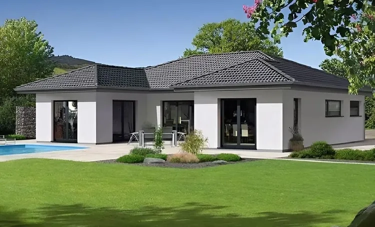 Cuộc sống yên bình cùng nhà mái thái chữ u ở quê