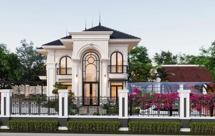 Nhà mái thái tân cổ điển có sân vườn xanh